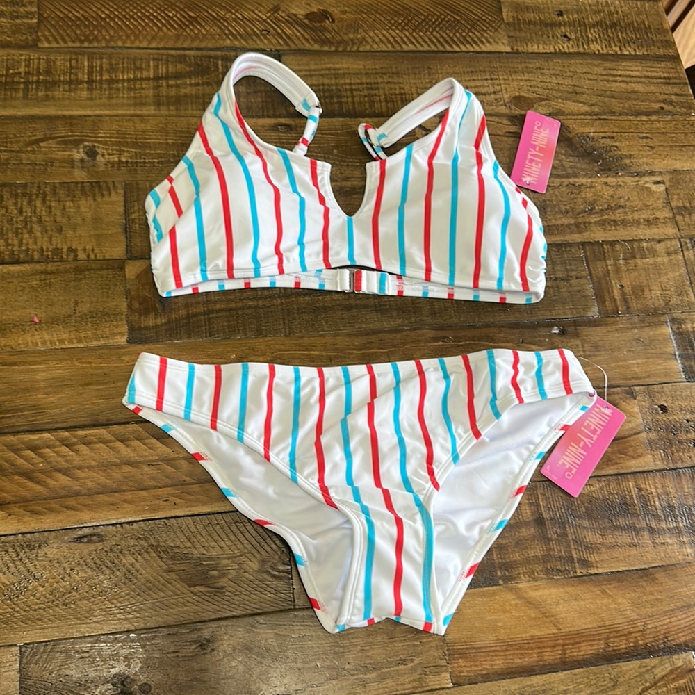 NINETY-NINE DEGREES JUNIORS STRIPED BIKINI: WHITE: NEW WITH TAGS: SIZE L (11/13)